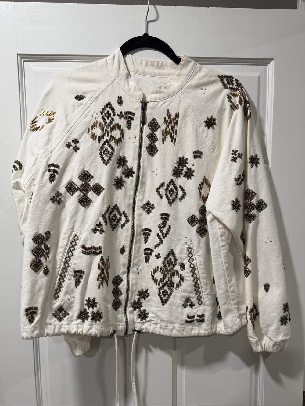 Chico's Alabaster Embellished
Cotton/Linen Bomber Jacket White
Gold Size 2